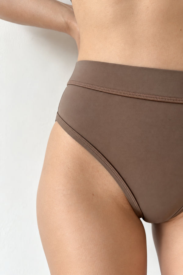 Rise Leg Bottom in Mocha