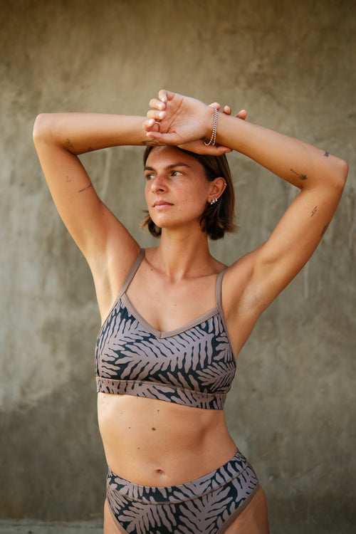 V-Neck Top in Palm Rhythm